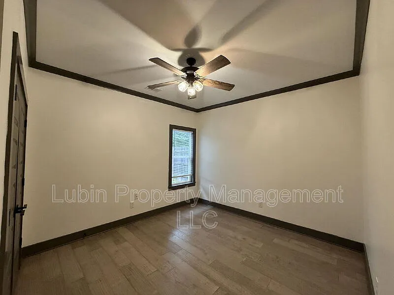 4 bed, 2.0 bath, 1656 sqft, $1,900 — Photo 4