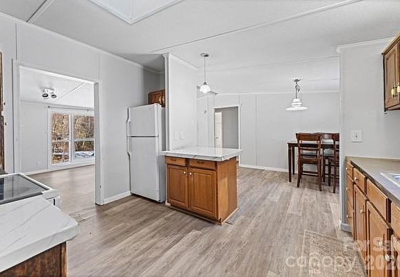 3rd image of 111 Oxford Ln #1