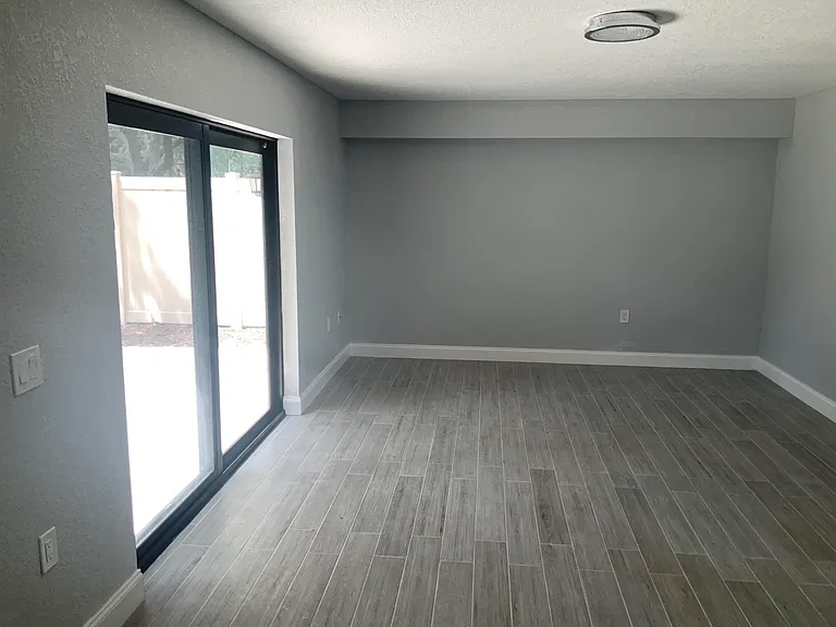 6905 SE 69th Way #6905 — Photo 2
