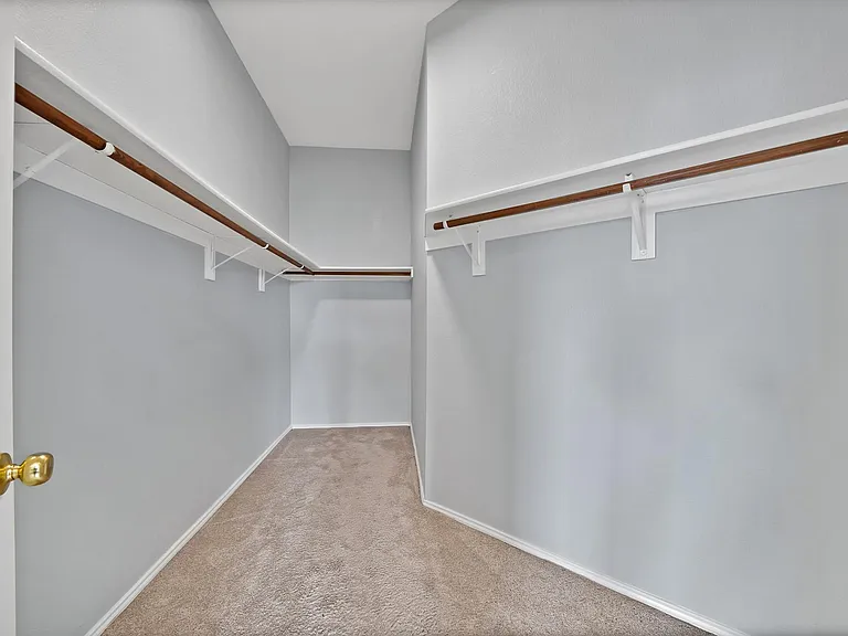 137 Heritage Dr — Photo 29