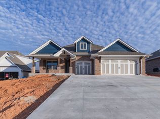 8709 Stark St, Edmond, OK 73007