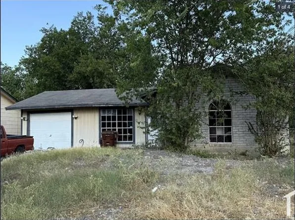 8200 Glen Lark, San Antonio, TX 78239