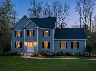 28 E Forest Hill Dr, Rutland, MA 01543