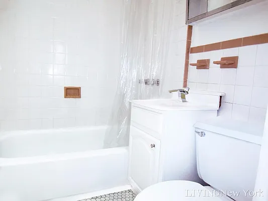 Rented by Living New York | media 13