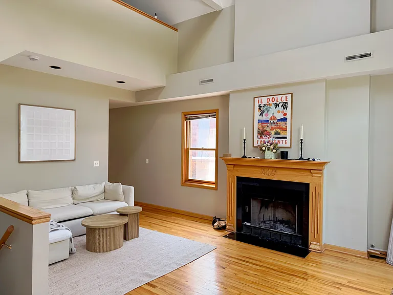 1463 N Leavitt St #3 — Photo 3