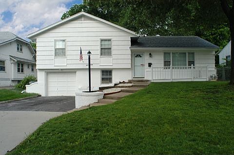 Split level Beauty in Overland Park