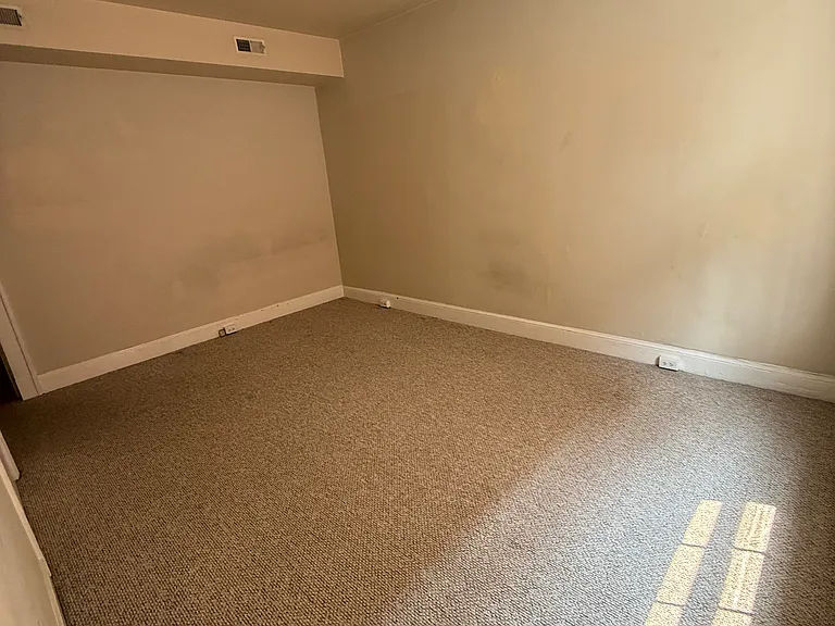 209 Hanover St #3 — Photo 7