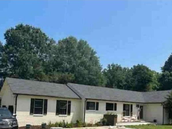 2107 Hunters Ridge Dr