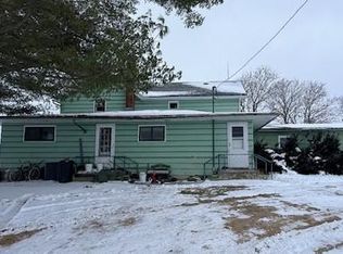 11984 S Prairie Dr, Caledonia, MN 55921