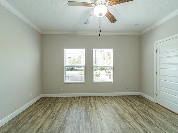 2nd image of 200 Promenade Pl