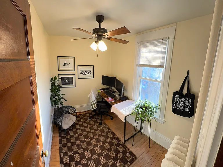 2530 Dupont Ave S #204 — Photo 10