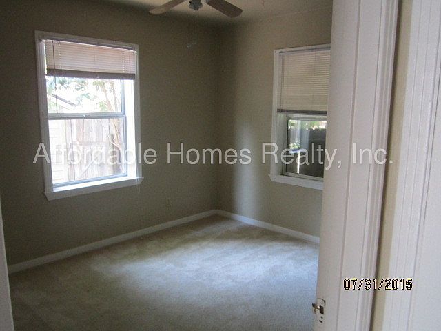 1st image of 417 1/2 Clinton Ave