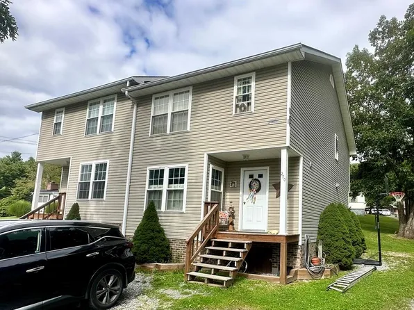 270-272 Mont Phillips Rd, Shady Spring, WV 25918