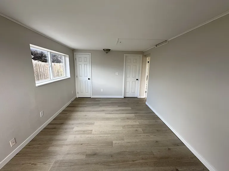 705 S Ione St — Photo 11