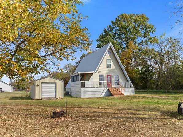 1663 Yockey Rd, Mitchell, IN 47446