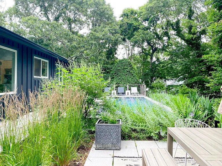 19 Highwood — Photo 11