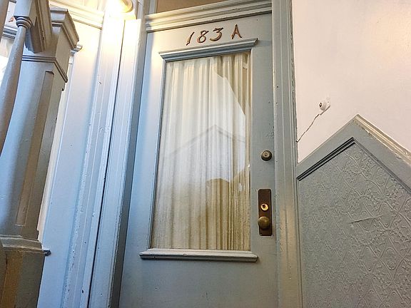 2nd image of 183 Duboce Ave #A