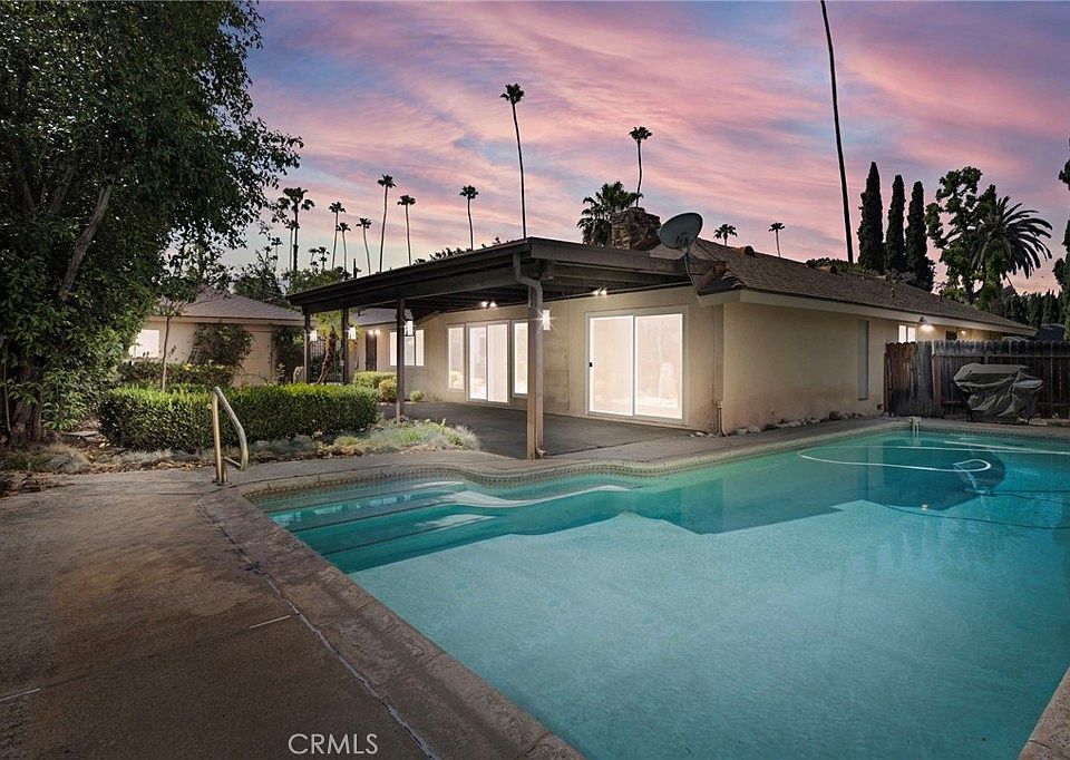 1st image of 1027 Le Conte Dr