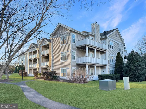 14303 Grape Holly Grv APT 33, Centreville, VA 20121