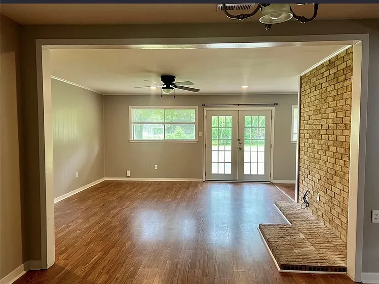 407 Fairway Dr — Photo 5
