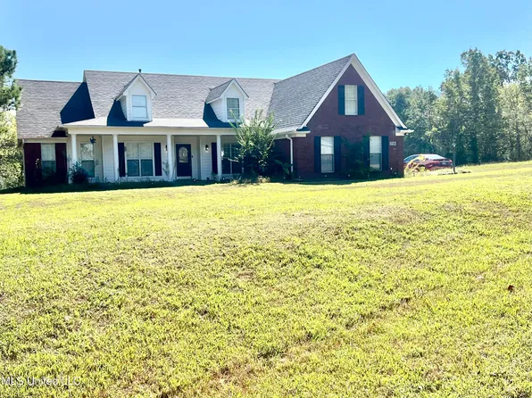 2748 Savanna Dr, Byhalia, MS 38611