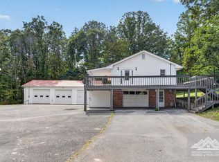 7060 New Hope Rd, Bluefield, WV 24701