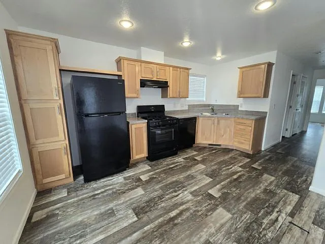 2 bed, 2.0 bath, 880 sqft, $1,675 — Photo 3