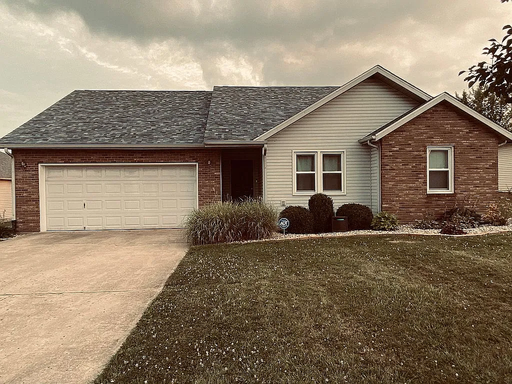 1125 Zona Dr photo 1