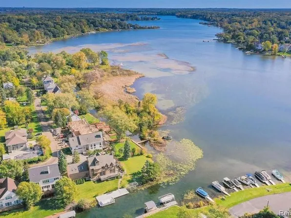 Lots Green Lake Langtoft, West Bloomfield, MI 48324