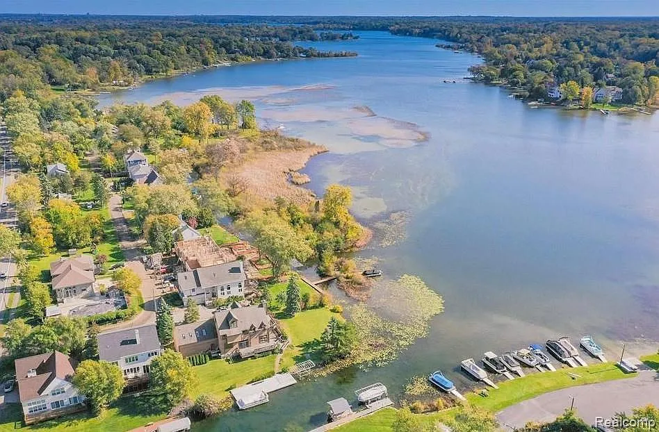 Lots Green Lake Langtoft photo 1