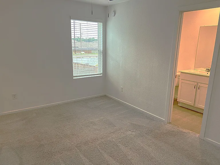 18210 Via Aurelia Dr — Photo 23