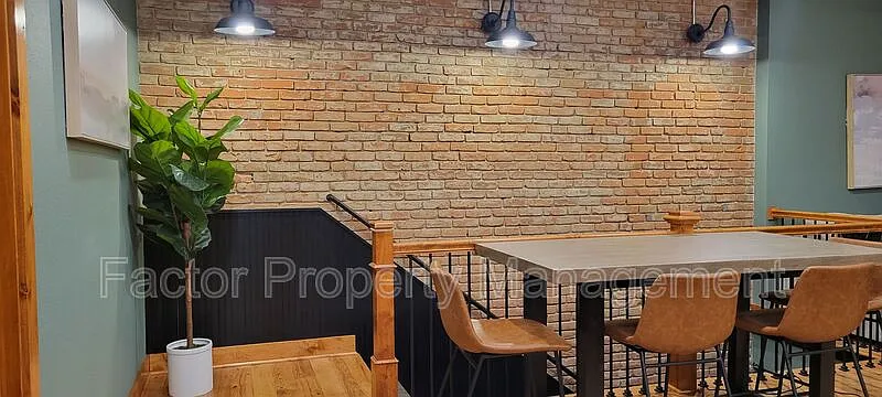 1 bed, 1.0 bath, 1200 sqft, $1,600 — Photo 3