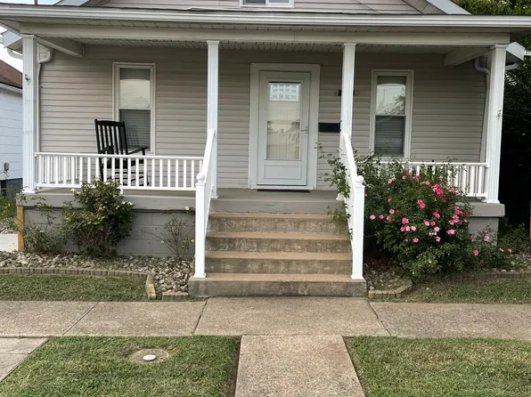 202 10th St, Glen Dale, WV 26038