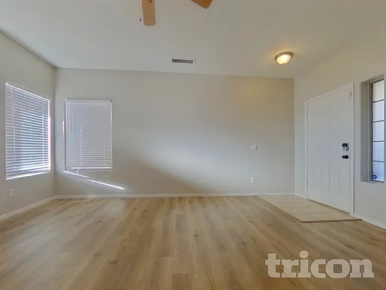 8523 W Papago St — Photo 2