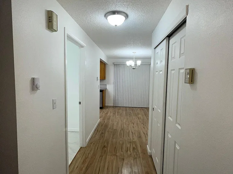 2075 NE Holliday Ave — Photo 12
