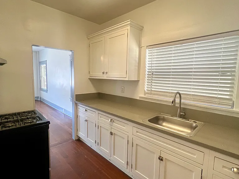 445 E 3rd St #102 — Photo 5