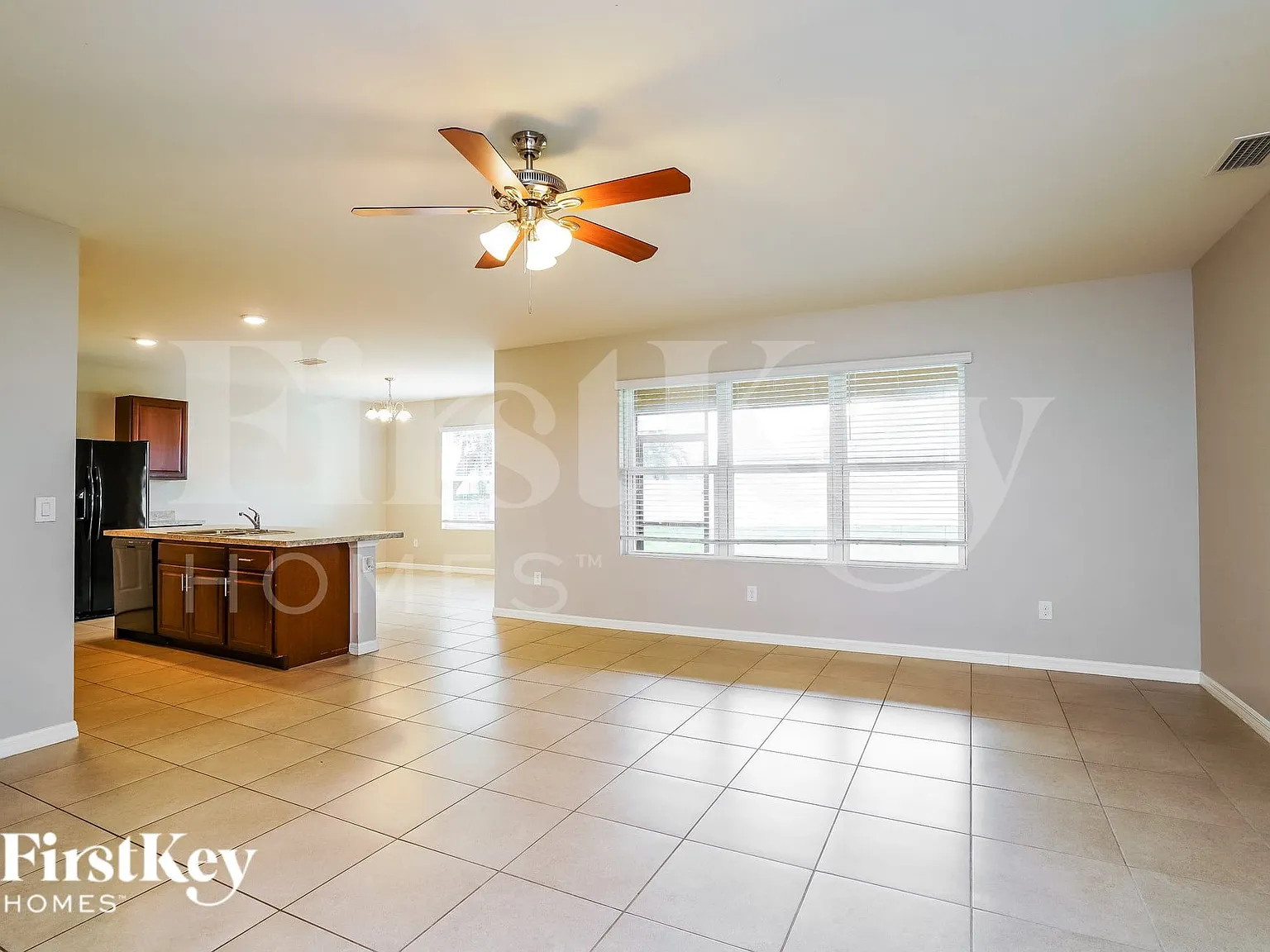 4 bed, 2.0 bath, 2090 sqft, $2,665 — Photo 2