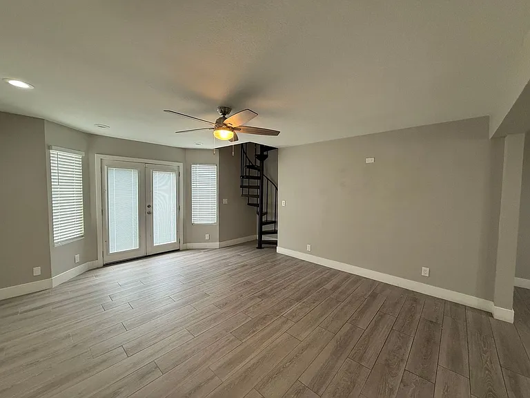 7056 Pinebrook Ct — Photo 7