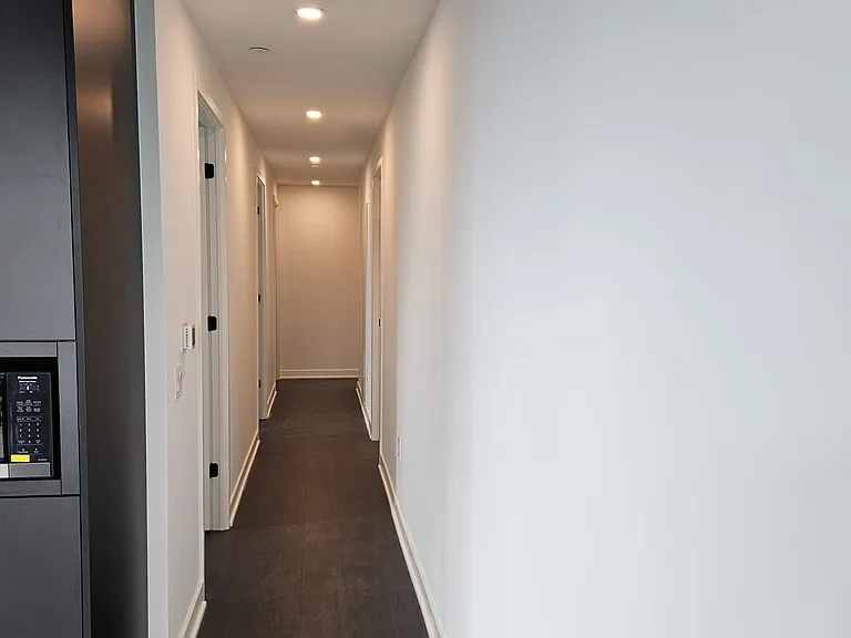 55 Charles St E #2706 — Photo 37