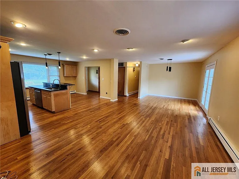 968 New Dover Rd — Photo 3
