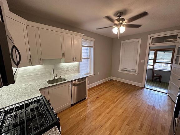 4th image of 4542 S Whipple St #1