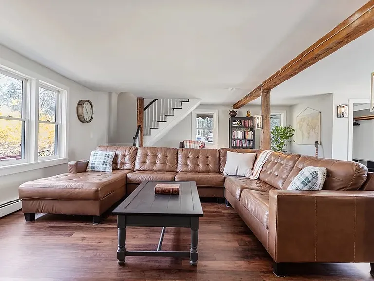 33 Exeter Rd — Photo 16