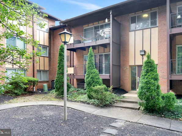 10169 Fair Woods Dr #204, Fairfax, VA 22030