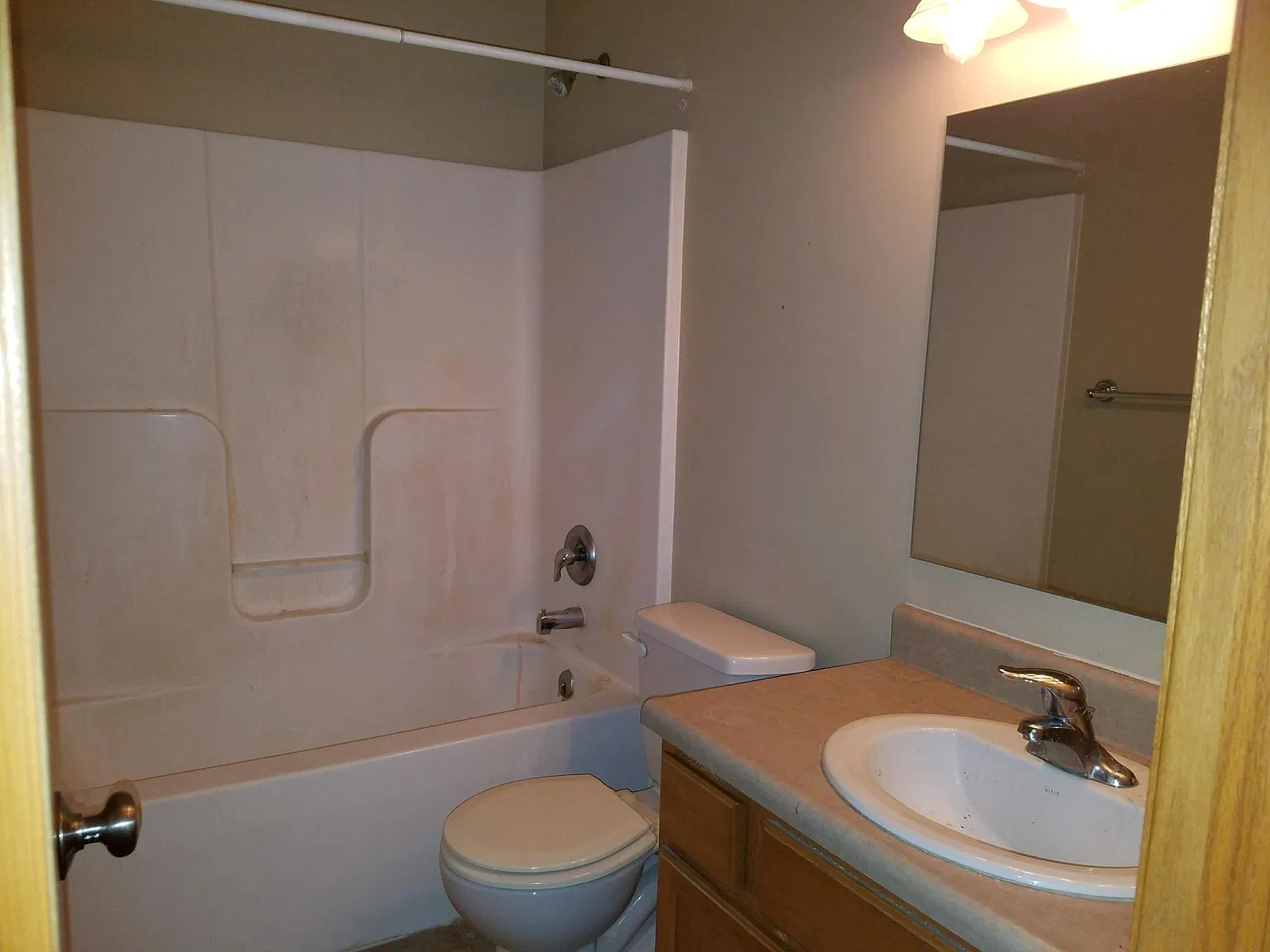4 bed, 2000 sqft, $2,200 — Photo 2