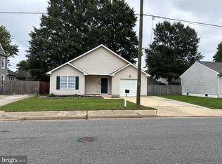 1718 Sparrow Rd, Chesapeake, VA 23320