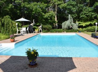 6 Bennett Dr, East Quogue, NY 11942