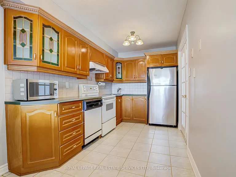 250 Scarlett Rd #206 — Photo 14
