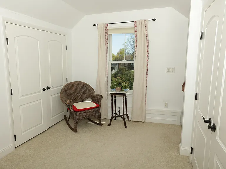 27 Commonwealth Ave #2 — Photo 8