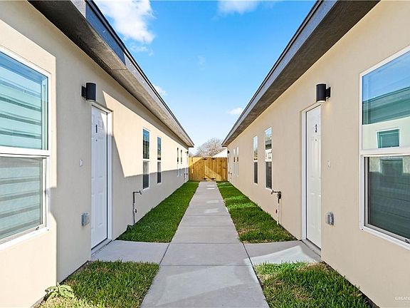 2nd image of 2609 W Bliss St #1