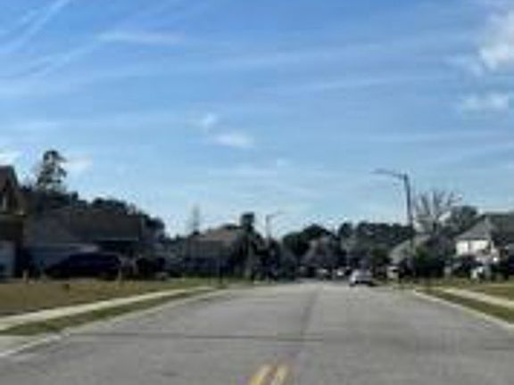 Exterior Neighborhood (street photo)